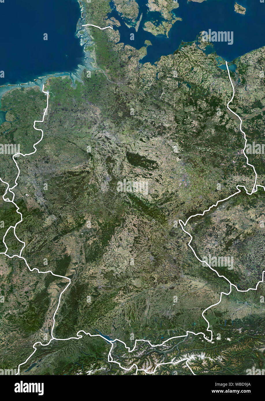 Color image satellite de l'Allemagne (avec des limites administratives). Cette image a été compilé à partir de données acquises par Sentinel-2 & satellites Landsat 8. Banque D'Images