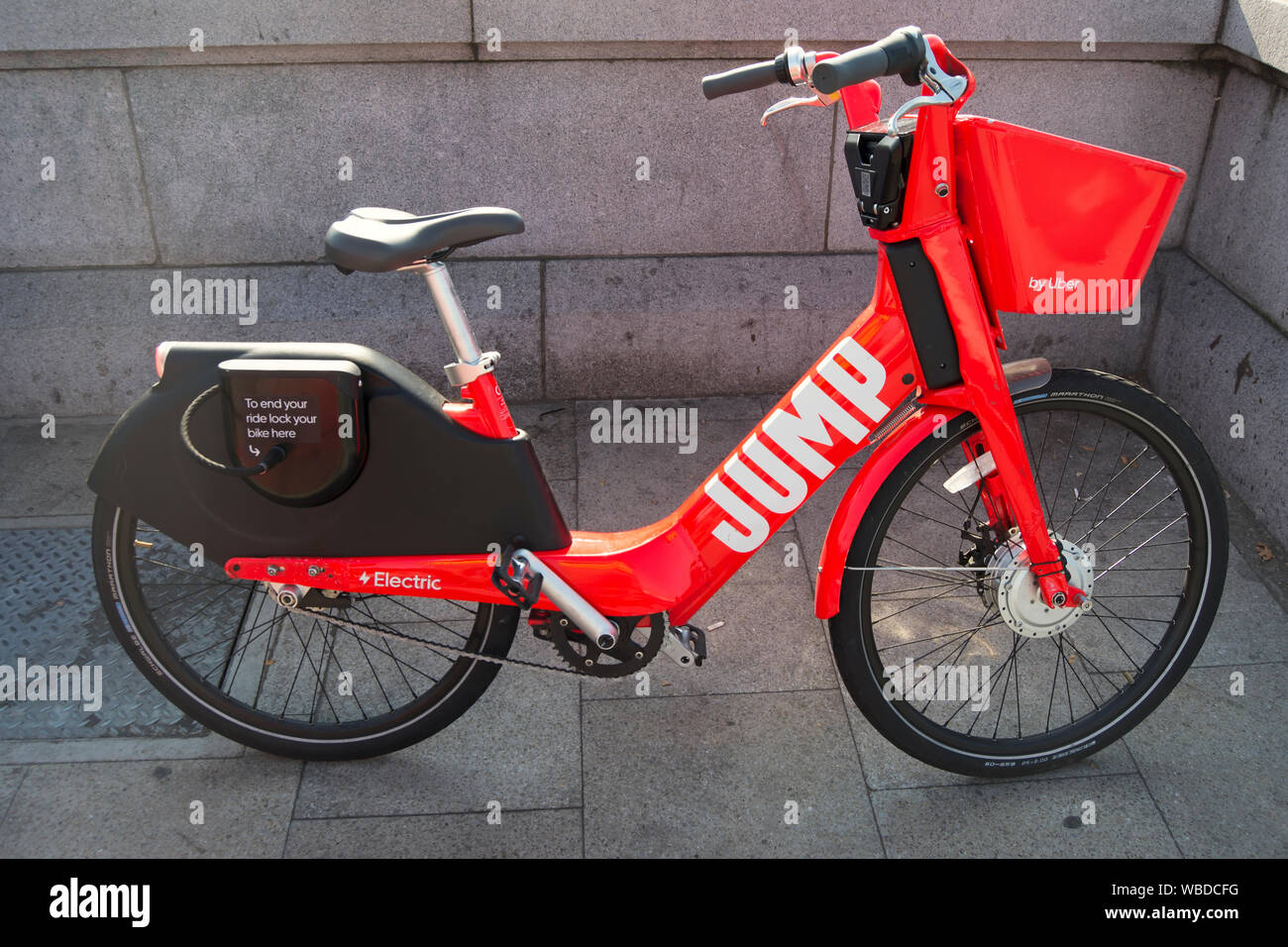 Electric Bike jump dockless stationnée sur putney bridge, Londres, Angleterre Banque D'Images