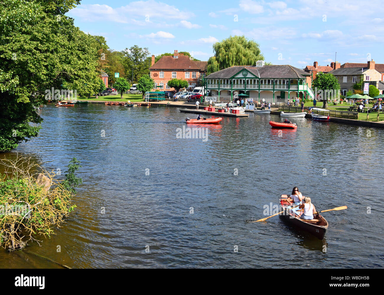 Vue sur la rivière à la Stratford upon Avon, Angleterre Banque D'Images