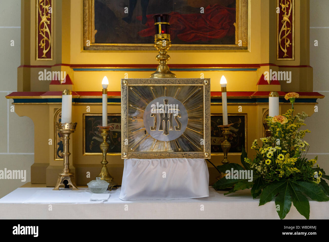 Un tabernacle avec l'Eucharistie dans une chapelle d'adoration dans la cathédrale Sainte-Élisabeth (Dóm svätej Alžbety) à Košice, Slovaquie. Banque D'Images Un tabernacle avec l'Eucharistie dans une chapelle d'adoration dans la cathédrale Sainte-Élisabeth (Dóm svätej Alžbety) à Košice, Slovaquie. Banque D'Images