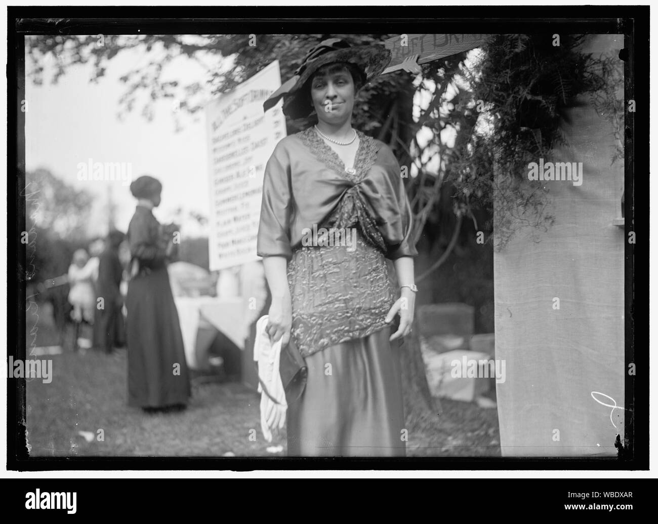 Fête de charité de l'amitié. MME. RIANO Abstract/medium : Harris & Ewing photograph collection Banque D'Images