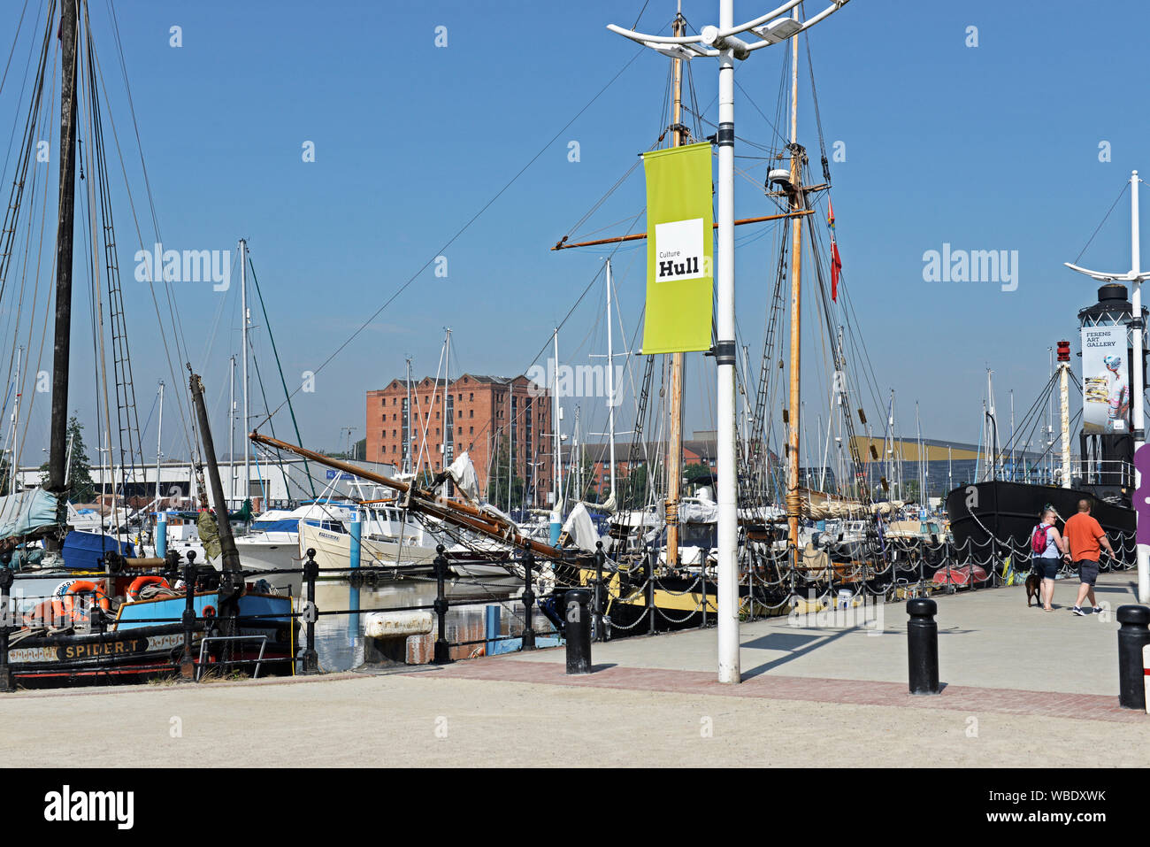 Clipper dans la marina, Hull, East Yorkshire, England UK Banque D'Images