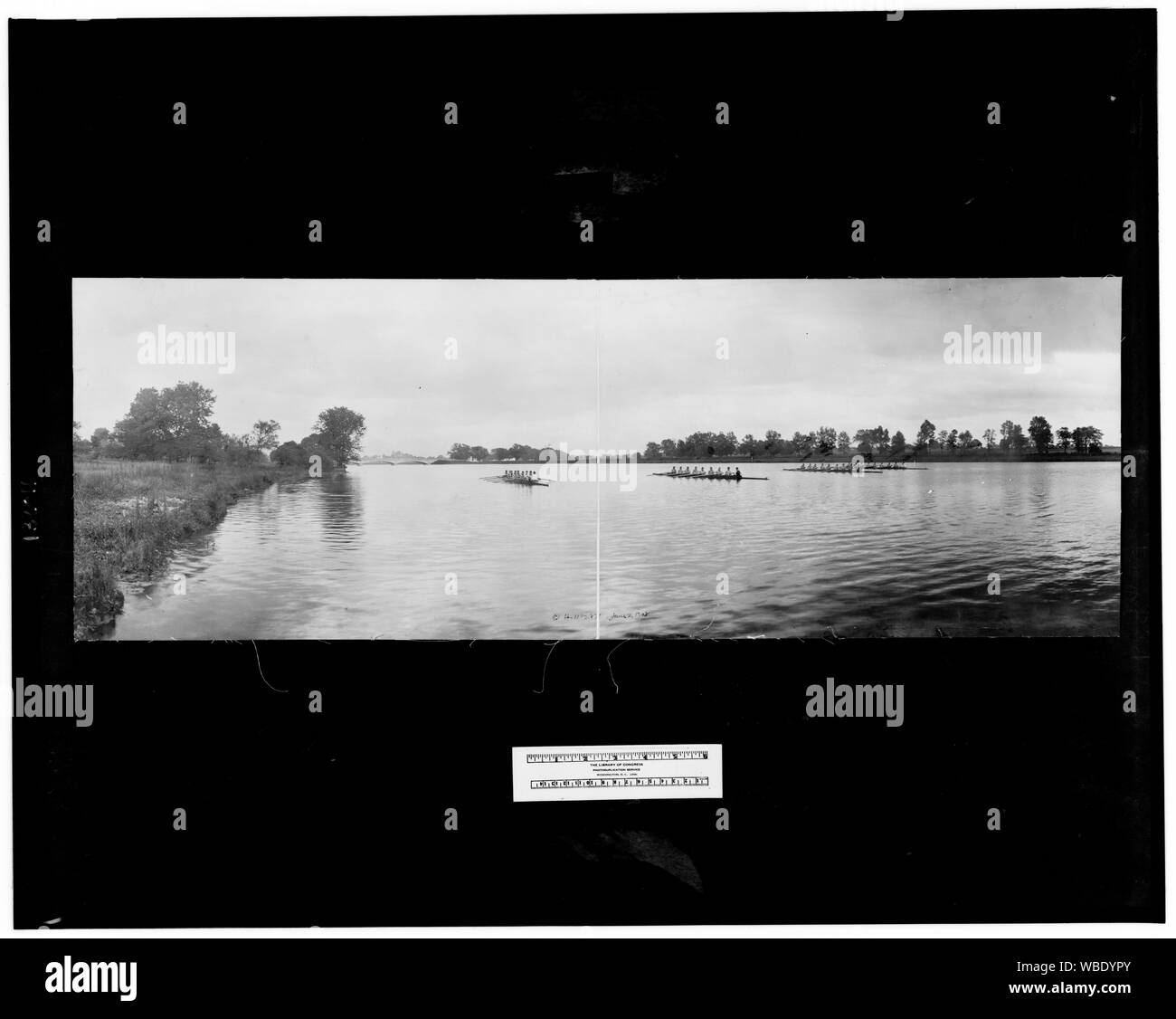 Quatre-huit oared coquillages sur le lac Carnegie, Princeton, N.J. Banque D'Images