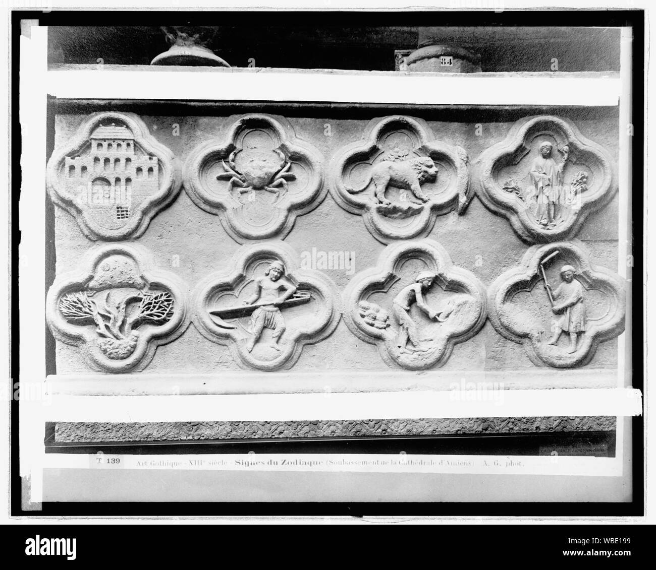 La France. Signes du zodiaque, Cathédrale Amiens Abstract/moyenne : 1 négatif : vitrage ; 8 x 10 in. ou moins Banque D'Images