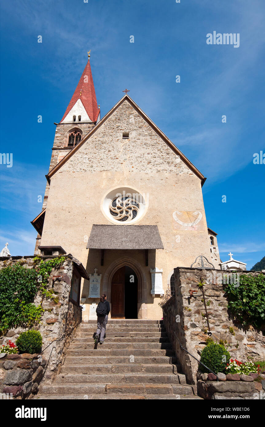 Église de San Pancrazio (St. Pankraz) dans la région de Val d'Ultimo (Ultental), Bolzano, Trentin-Haut-Adige, Italie Banque D'Images