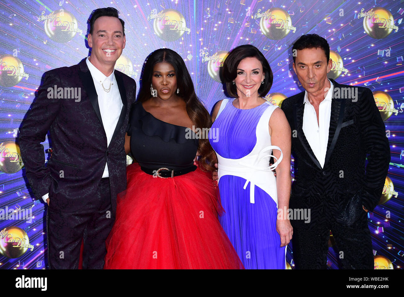 Craig Revel Horwood (à gauche), Motsi Mabuse, Shirley Ballas et Bruno Tonioli (à droite), en arrivant à le tapis rouge lancement de Strictly Come Dancing 2019, tenue au Centre de Télévision de la BBC à Londres, au Royaume-Uni. Banque D'Images