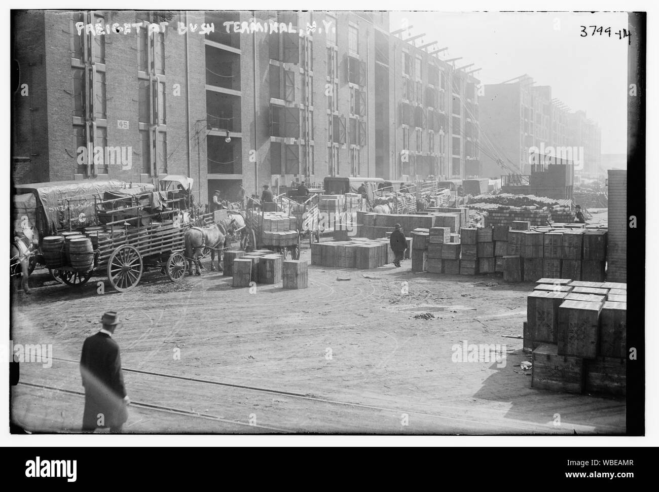 Au terminal de fret Bush, N.Y. Résumé/moyenne : 1 négatif : vitrage ; 5 x 7 in. ou moins. Banque D'Images