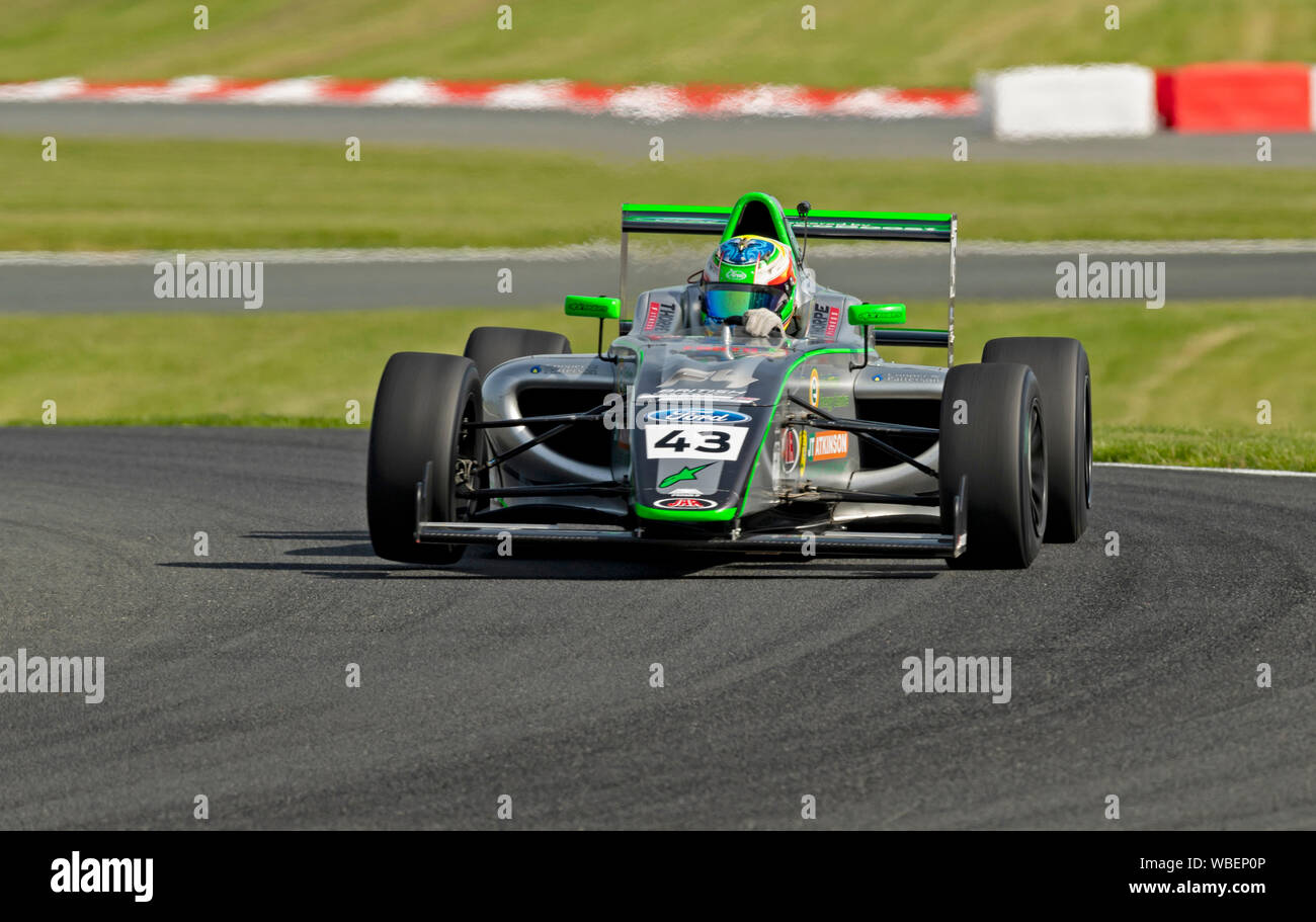 43 Voiture, chauffeur, Josh Skelton, développements JHR, F4 Championship vendredi session 2 Banque D'Images