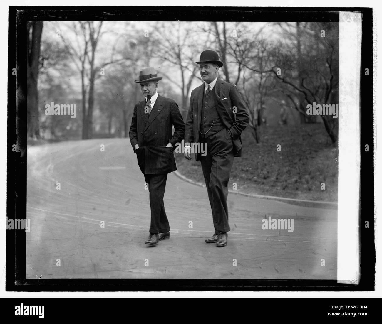 Le général Dawes & Sir Robert Kindersley, 3/20/26 Abstract/moyenne : 1 négatif : vitrage ; 4 x 5 in. ou moins Banque D'Images