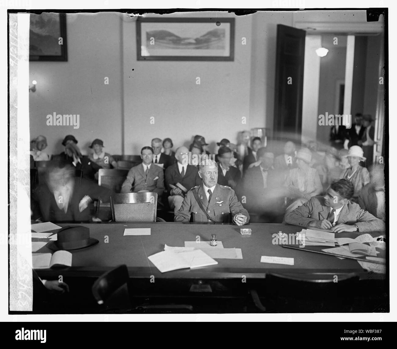 Le général Patrick avant le Conseil de l'aviation spécial, 9/21/25 Abstract/moyenne : 1 négatif : vitrage ; 4 x 5 in. ou moins Banque D'Images Le général Patrick avant le Conseil de l'aviation spécial, 9/21/25 Abstract/moyenne : 1 négatif : vitrage ; 4 x 5 in. ou moins Banque D'Images
