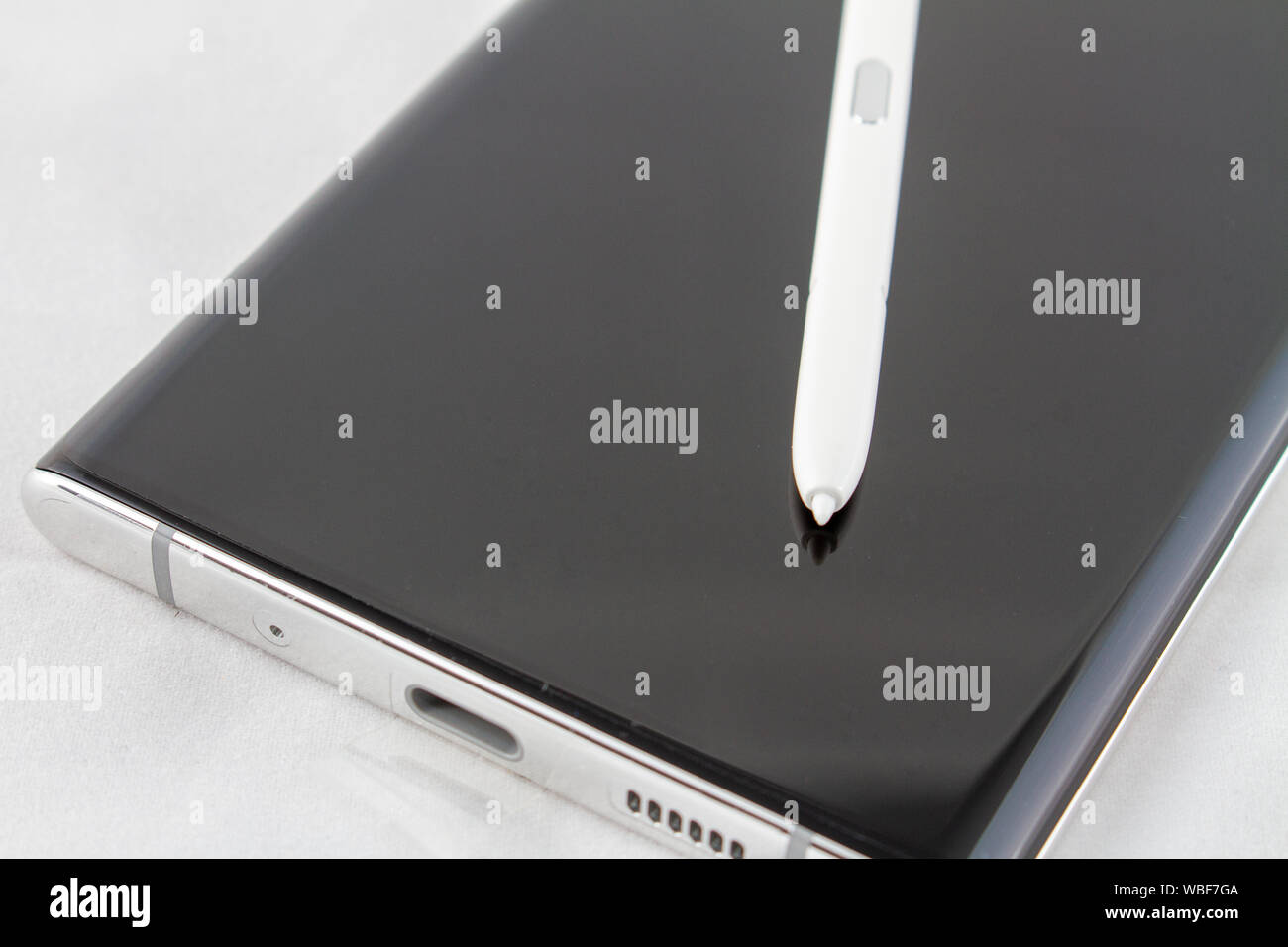 Démarrer le nouveau Samsung Galaxy Note10 5g pour la première fois Banque D'Images