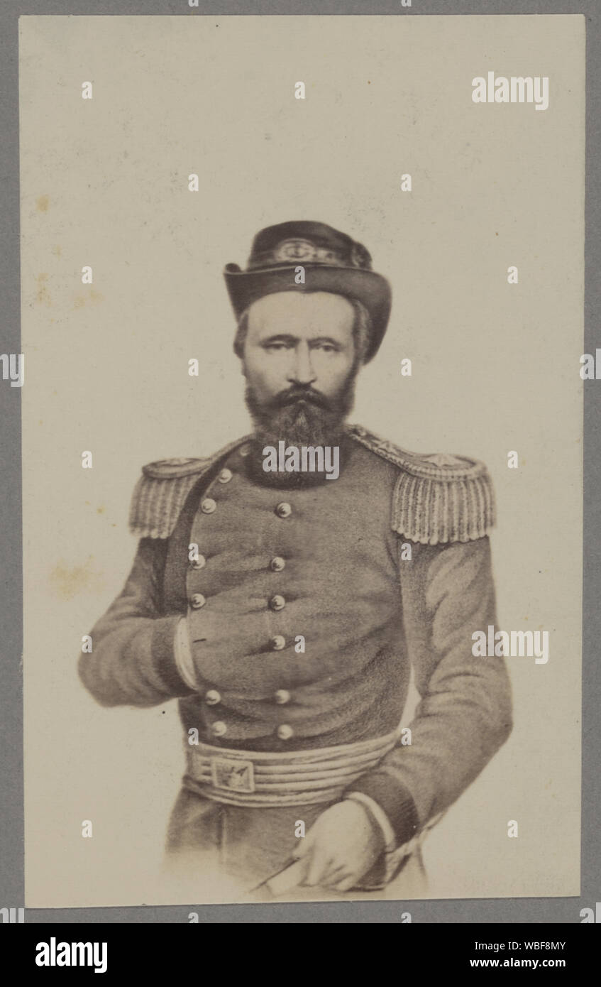 Général Ulysses S. Grant, half-length portrait, debout, face à l'avant, en uniforme Abstract/moyenne : 1 tirage photographique : albumen ; 3 3/4 x 2 5/16 in. Banque D'Images