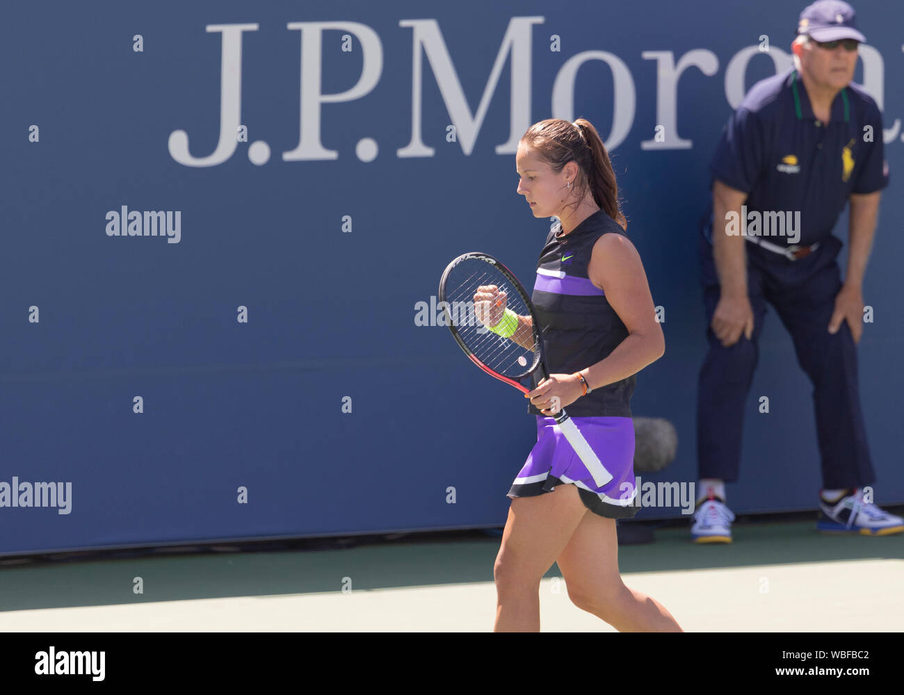 New York, NY - 26 août 2019 : Daria Kasatkina (Russie) réagit lors de la ronde 1 de l'US Open Tennis Championship contre Johanna Konta (Grande-Bretagne) à Billie Jean King National Tennis Center Banque D'Images