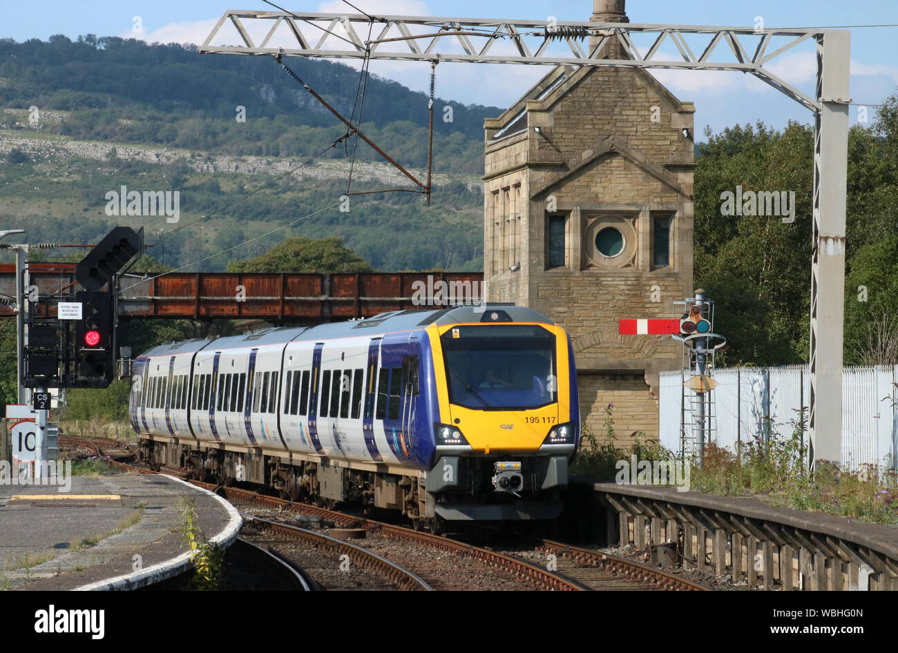 Nouvelle FAC classe construit 195 Unités multiples diesel Civity arrivant à la gare de Ferrara le lundi 26 août 2019 avec un service voyageurs du Nord. Banque D'Images