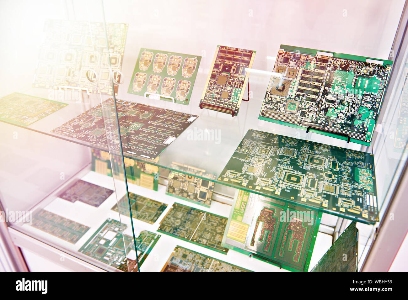 Pour préformes cartes de circuits électroniques dans la boutique Banque D'Images