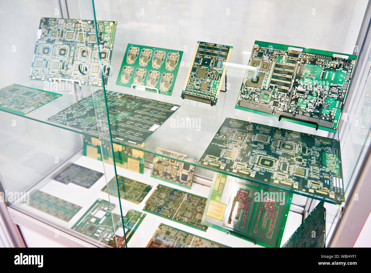 Pour préformes cartes de circuits électroniques dans la boutique Banque D'Images