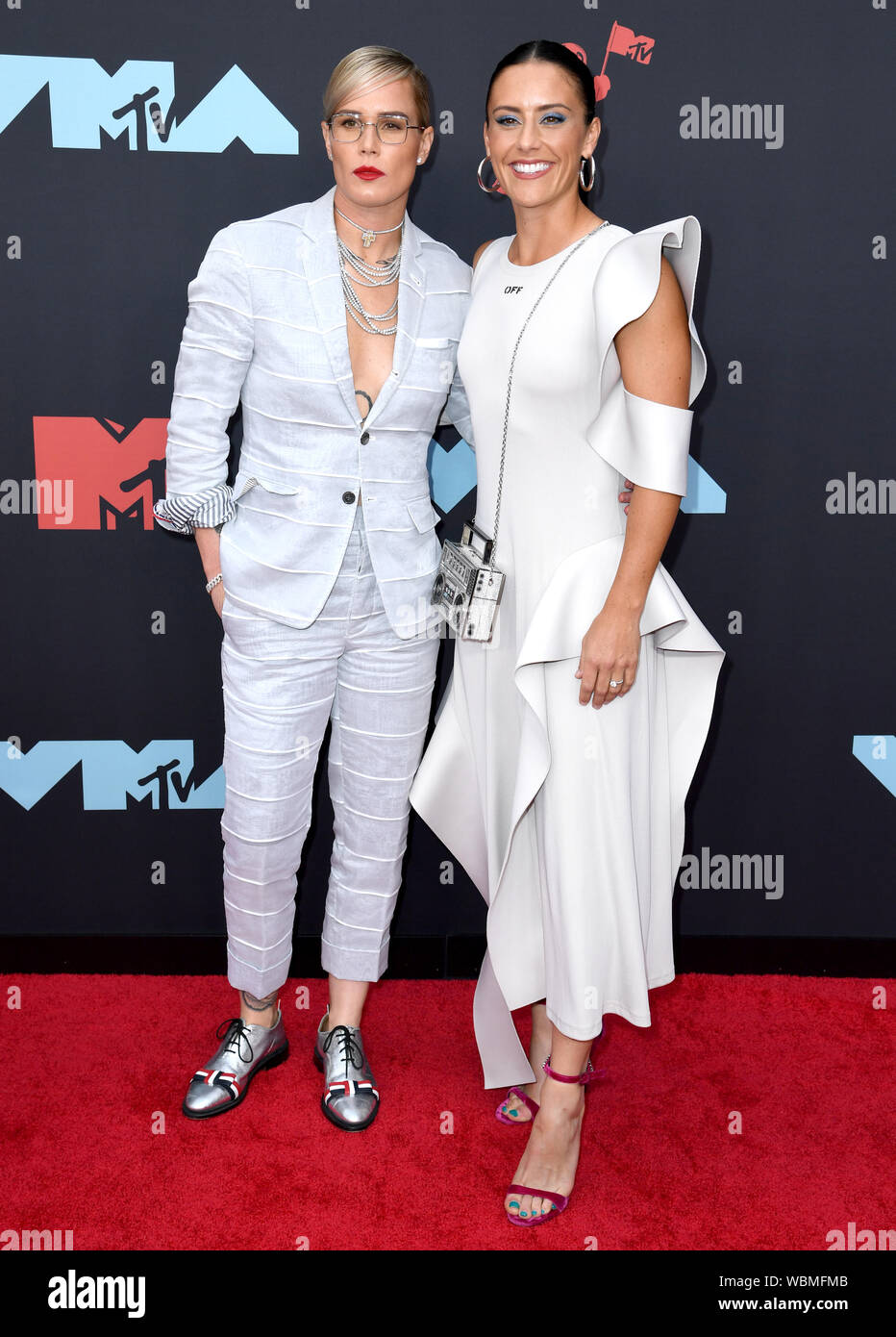 Ashlyn Harris et Ali Krieger fréquentant les MTV Video Music Awards 2019 qui a eu lieu au Prudential Center de Newark, New Jersey. Banque D'Images