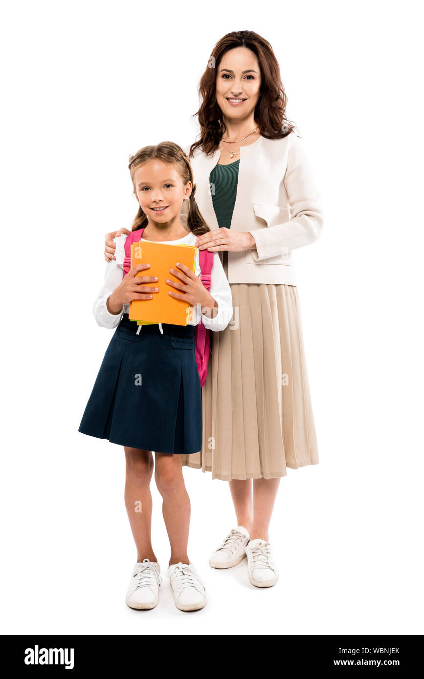 Happy mother standing avec fille isolée sur fond blanc Banque D'Images