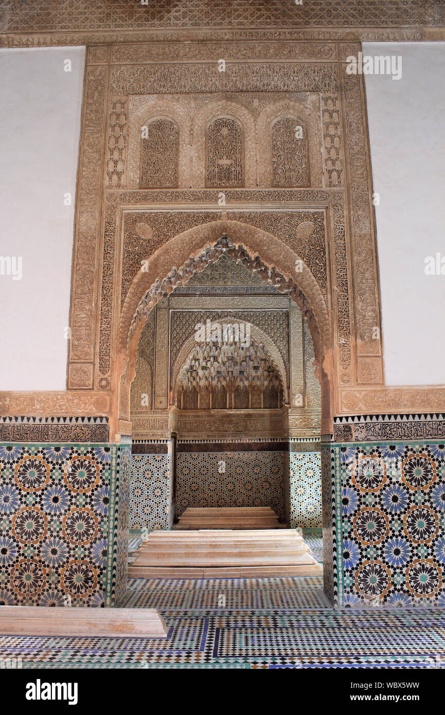 Mausolée du Sultan Ahmad al-Mansur sur les tombeaux saadiens, Marrakech, Maroc Banque D'Images Mausolée du Sultan Ahmad al-Mansur sur les tombeaux saadiens, Marrakech, Maroc Banque D'Images