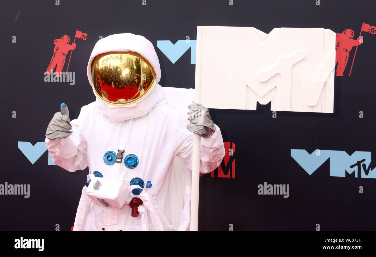 26 août 2019, Newark, New York, USA : Lune homme assiste à la MTV 2019 tapis rouge d'atténuation arrivants tenue au Prudential Center. (Crédit Image : © ZUMA/Kaszerman Nancy fil) Banque D'Images