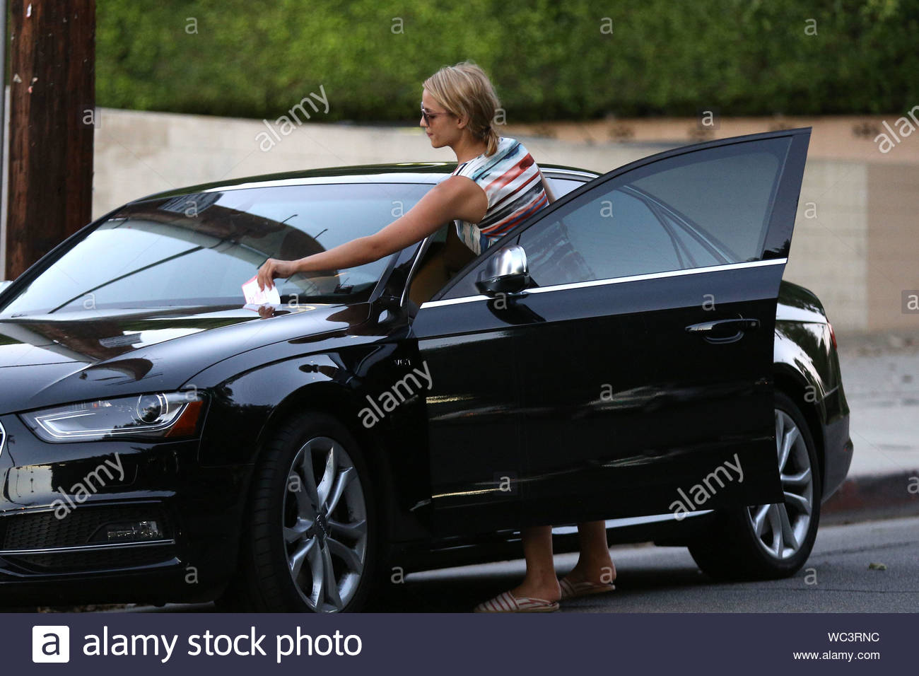 Studio City Ca Dianna Agron A Obtenu Une Mauvaise Surprise Comme Elle Est Retournee A Sa Studio City Ca Dianna Agron A Obtenu Une Mauvaise Surprise Comme Elle Est Retournee A Sa