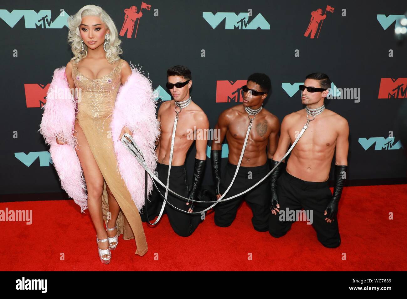 Nikita Dragun Banque De Photographies Et D Images A Haute Resolution Alamy