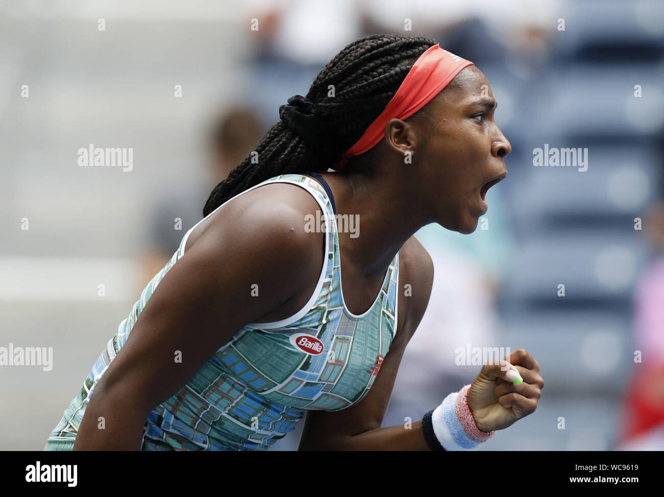 Coco Gauff réagit après avoir gagné un point dans la première ronde contre Anastasia Potapova de la Russie à l'US Open 2019 Tennis Championships à l'USTA Billie Jean King National Tennis Center le Mardi, Août 27, 2019 à New York. Photo de John Angelillo/UPI Banque D'Images