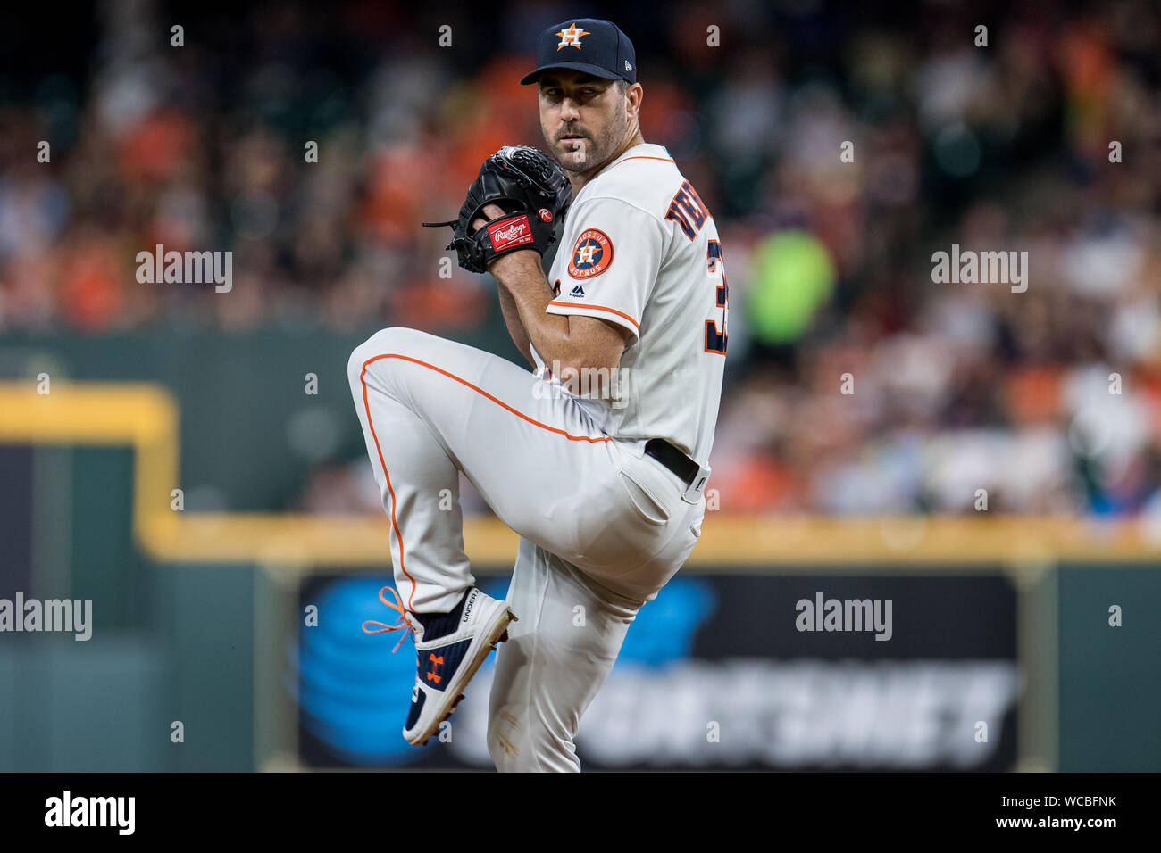 Houston, Texas, USA. Août 27, 2019. Astros de Houston le lanceur partant Justin Verlander emplacements contre les Rays de Tampa Bay dans la 2ème manche au Minute Maid Park de Houston le Mardi, 27 août, 2019. Photo par Trask Smith/UPI UPI : Crédit/Alamy Live News Banque D'Images