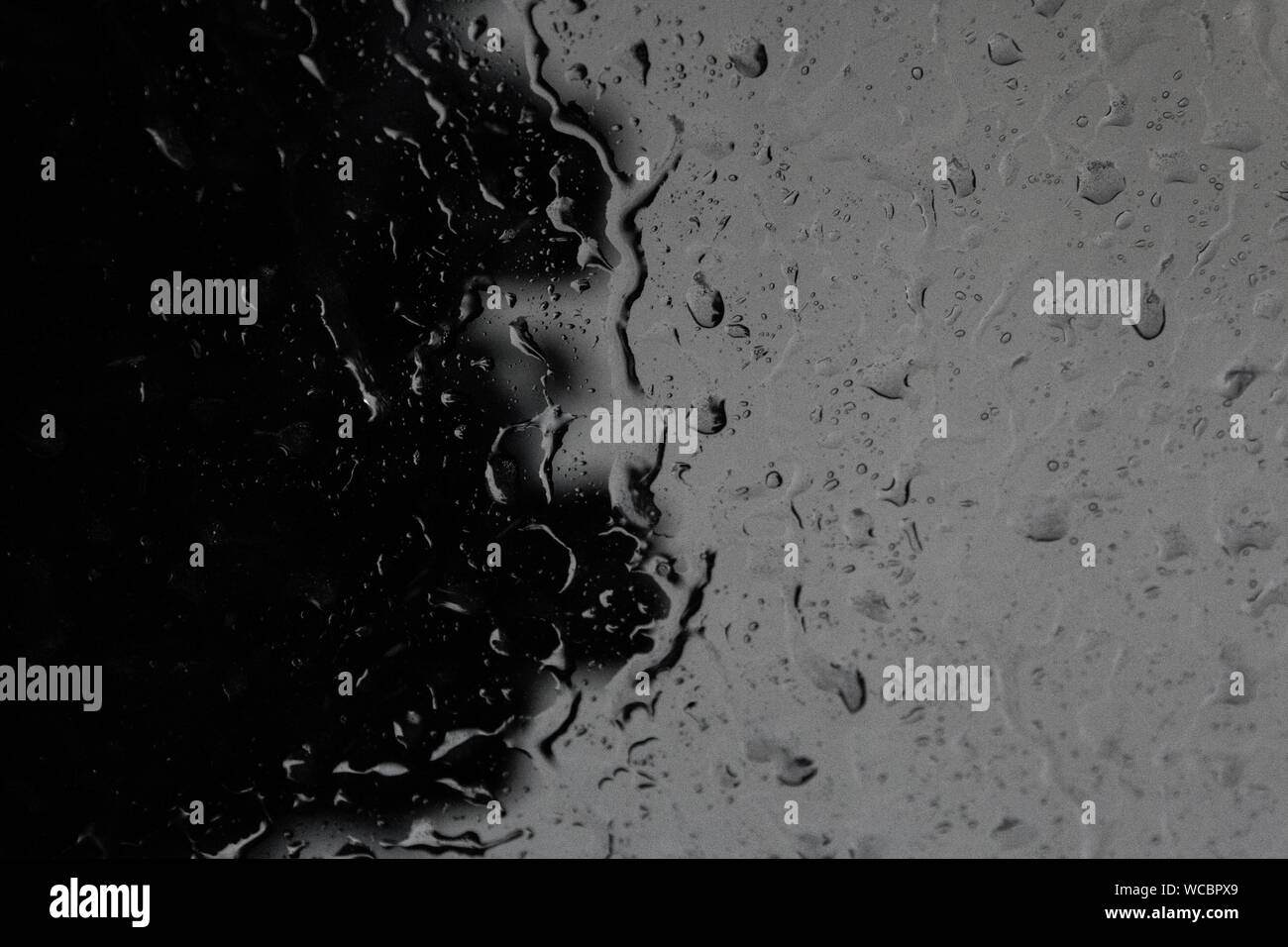 L'eau sur les fenêtres Banque D'Images