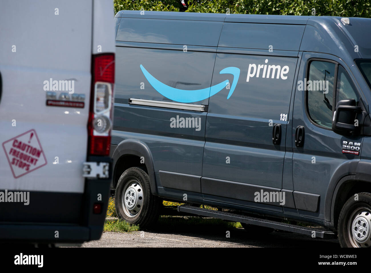 Les véhicules de livraison d'Amazone comme vu dans d'Euclid, Ohio le 11 août 2019. Banque D'Images