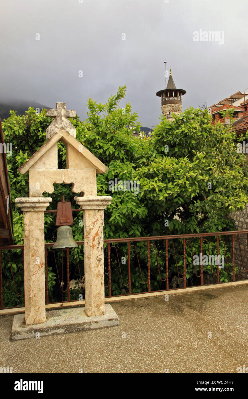 Symboles chrétiens et musulmans jouxtaient côte à côte dans la ville de Hatay Banque D'Images