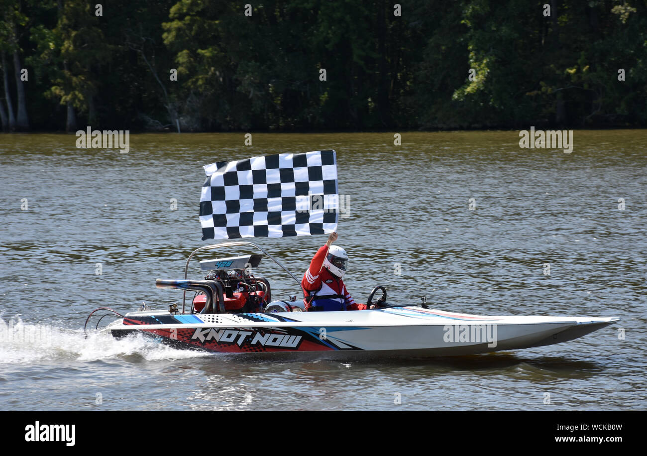 Dragboat course sur la rivière Roanoke. Banque D'Images