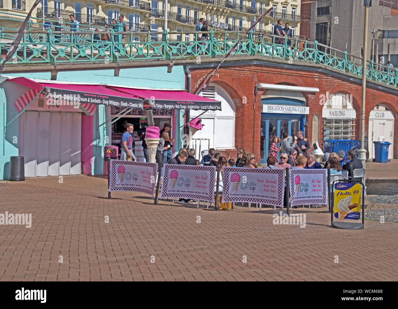 La Promenade Sussex Brighton Cafe Glacier à Emporter/ Banque D'Images