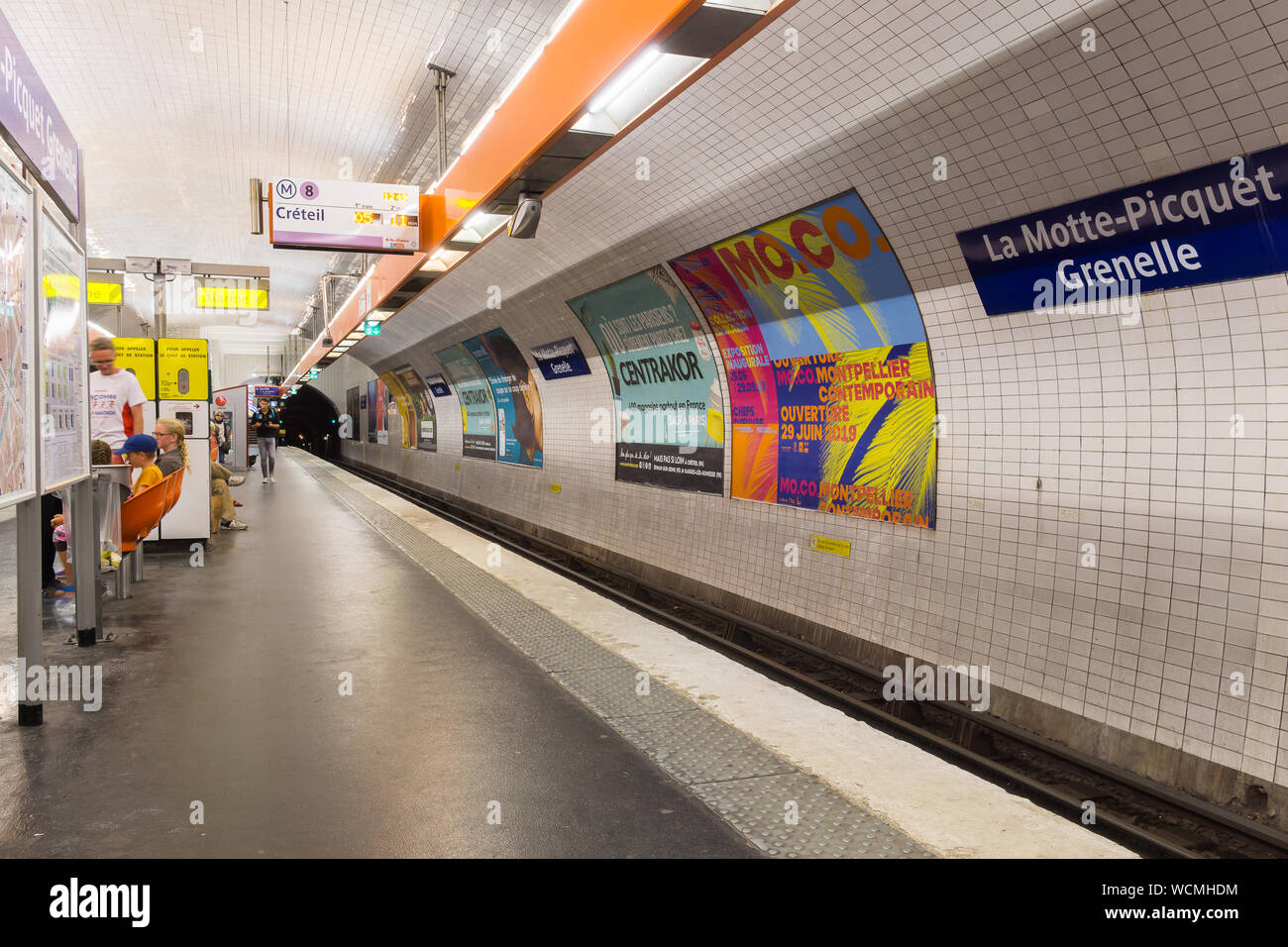 La station de métro de Paris Paris métro la Motte Picquet Grennele station sur la ligne no. 10