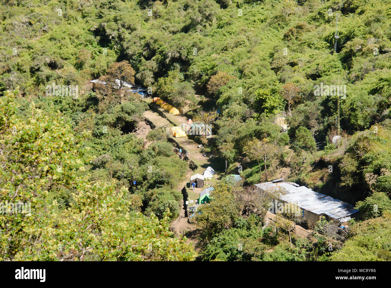 Camping dans le village de montagne d'Marimpata sur la randonnée Choquequirao, l 'autre Machu Picchu,' Capuliyoc, Apurimac, Pérou Banque D'Images