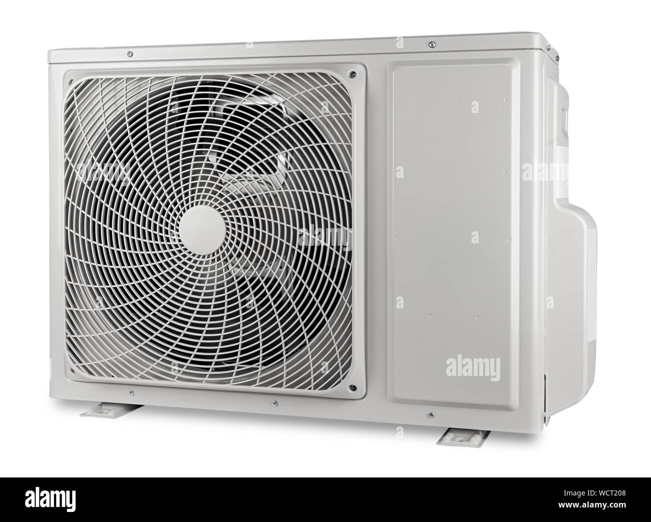 Technologie de la pompe à chaleur à l'extérieur de l'unité de compresseur d'un climatiseur mini split ac condition system isolé sur fond blanc Banque D'Images