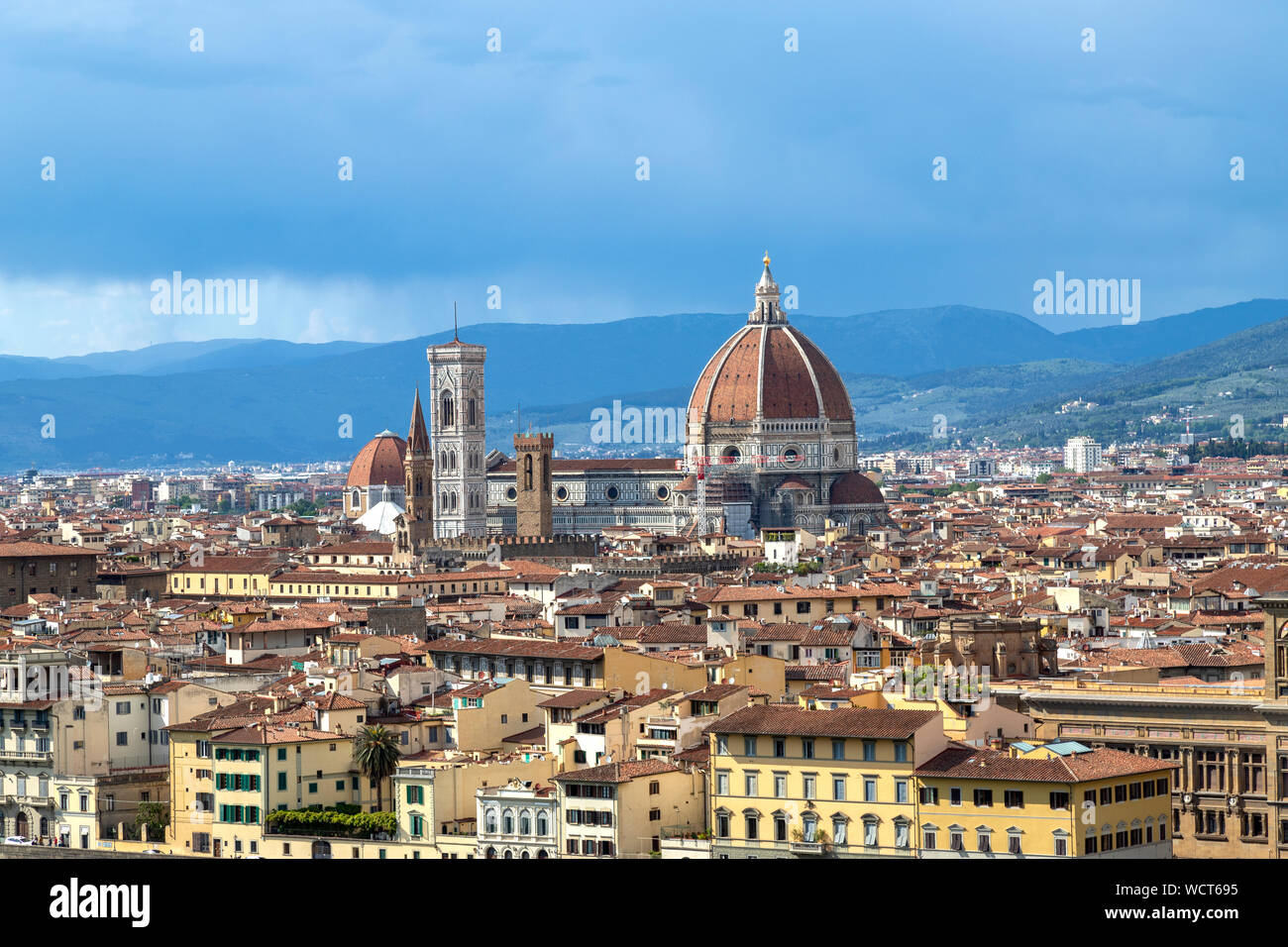 Vue de la cathédrale de Santa Maria del Fiore à partir de la Piazzale Michelangelo à Florence Banque D'Images