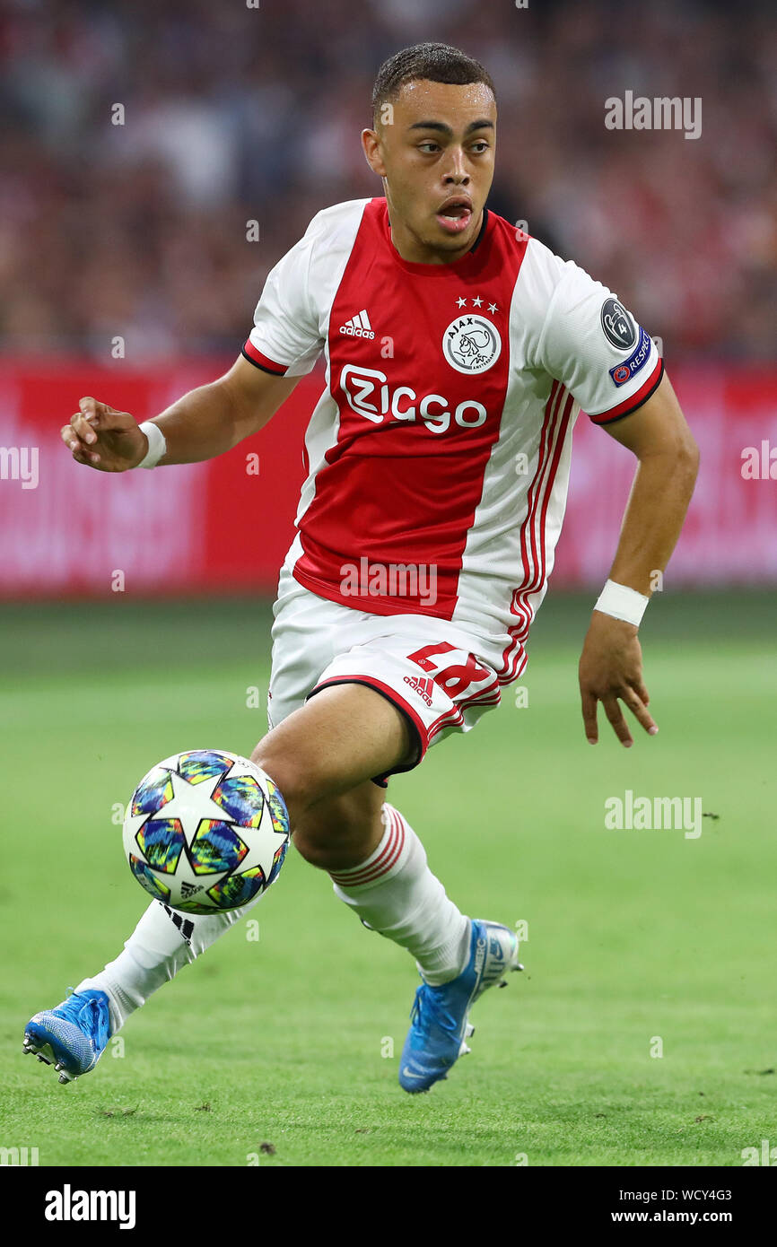 28 août 2019 Amsterdam, pays-Bas Soccer, Champions League Play-off Ajax / Apoel Nicosie 28-08-2019: Voetbal: Ajax / APOEL Nicosie: Amsterdam L-R: Serdino Dest of Ajax, Banque D'Images