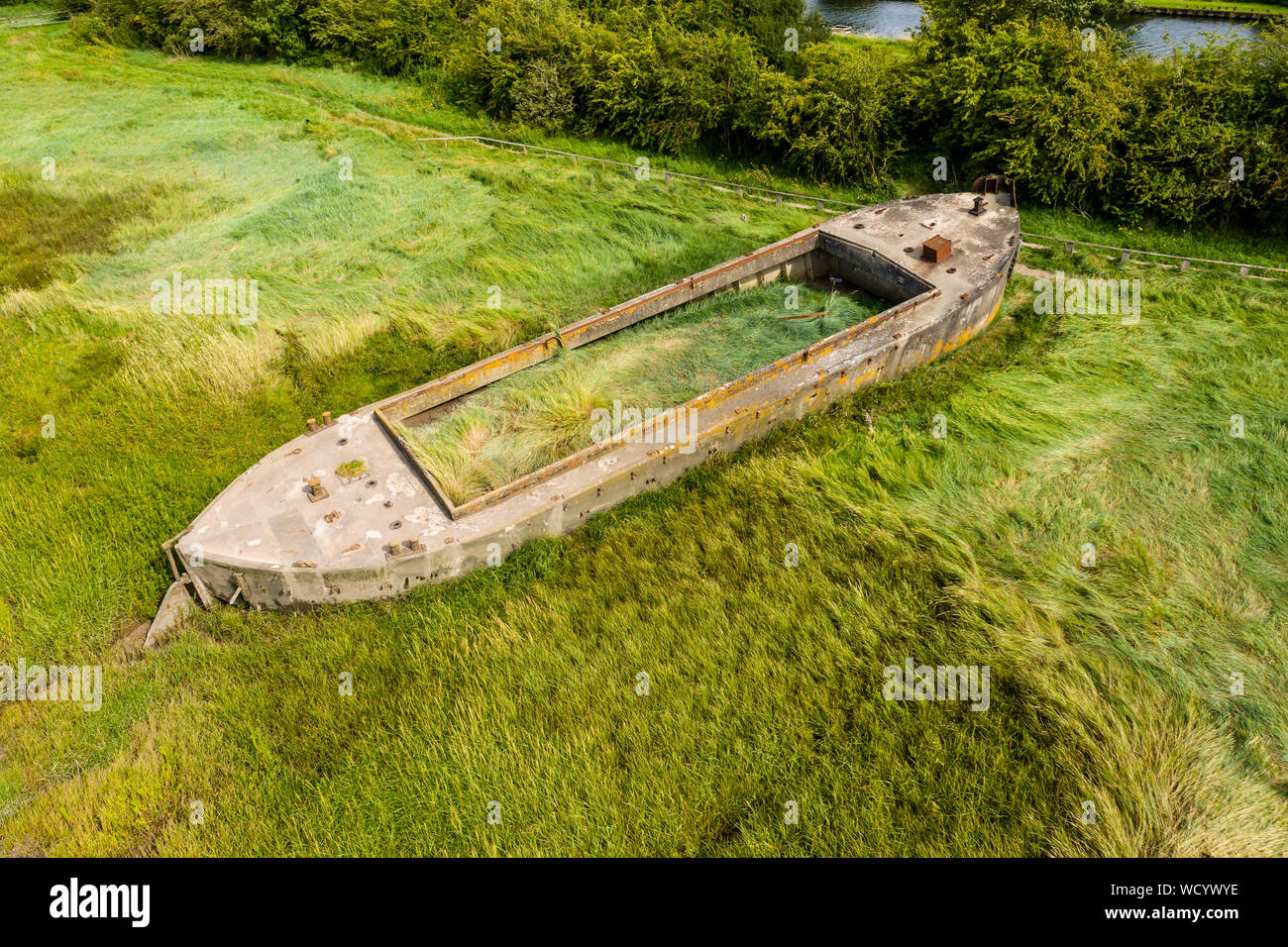 Vue aérienne de la coque des bateaux abandonnés à l'Purton (navire Hulks Cimetière) Banque D'Images