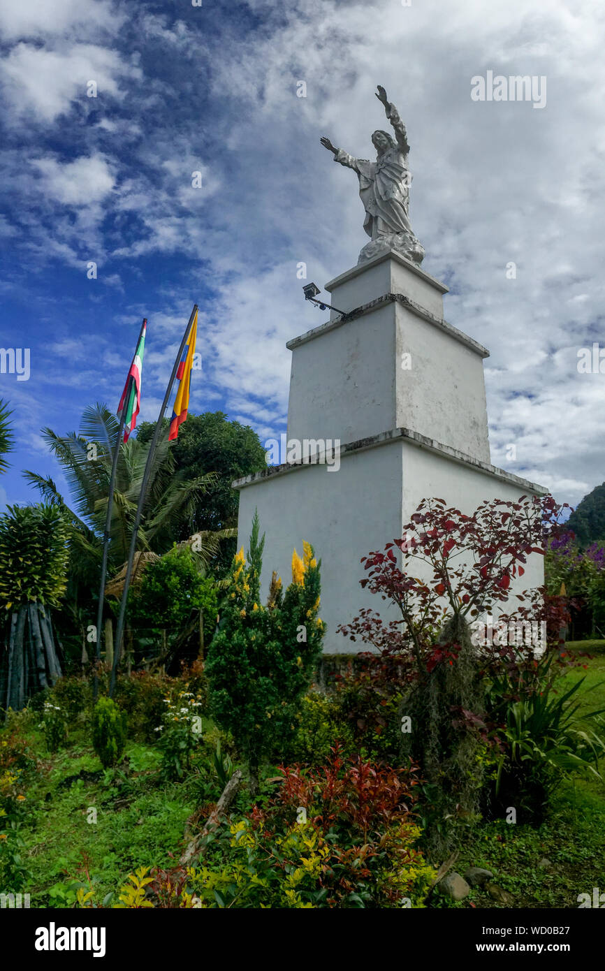 Monument de Jésus Christ dans un carré de jardin, d'Antioquia, Colombie Banque D'Images