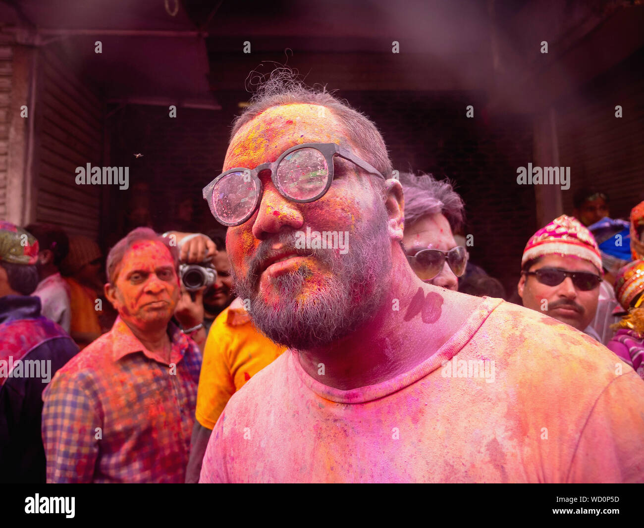 Portrait d'Célébrer Holi Holiday, Mathura, Uttar Pradesh, Inde, Asie Banque D'Images