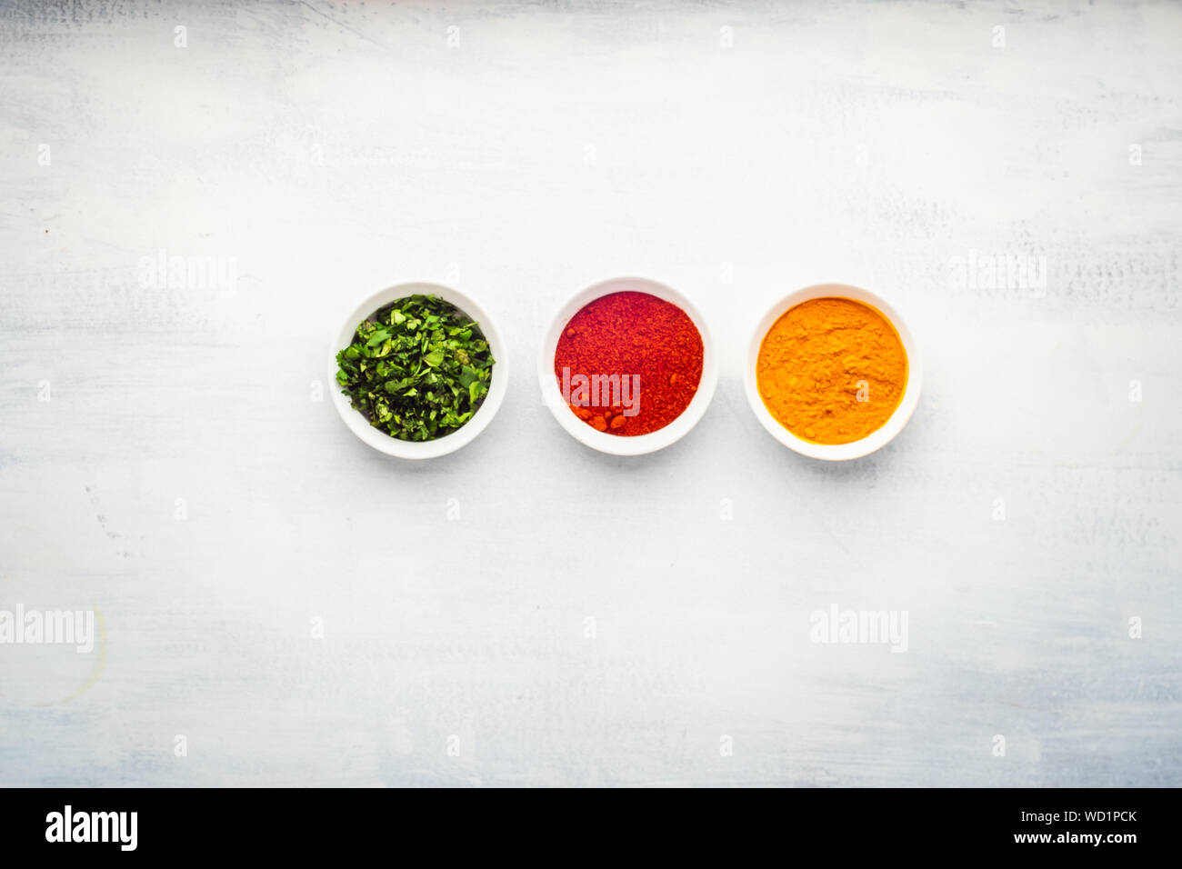 Cuisine indienne : espèces utilisées dans les plats et accompagnements, coriandre, curcuma, Paprika et Banque D'Images