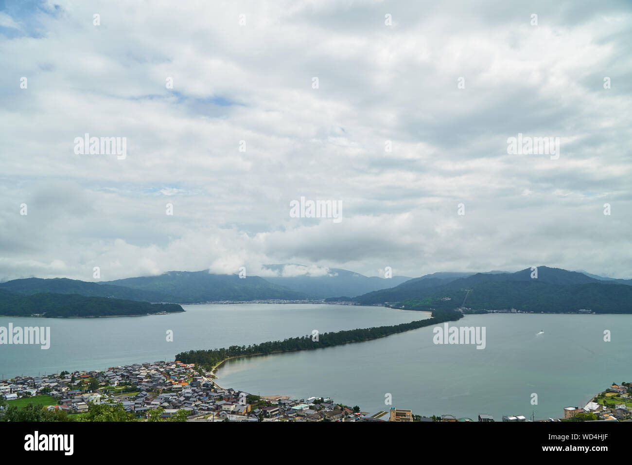 Vue supérieure avec Amanohashidate ciel bleu Banque D'Images