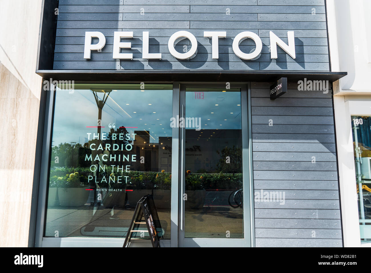 28 août 2019, Palo Alto / CA / USA - Peloton store dans le centre commercial de Stanford ; Peloton est un équipement d'exercice et de médias dont les ma Banque D'Images