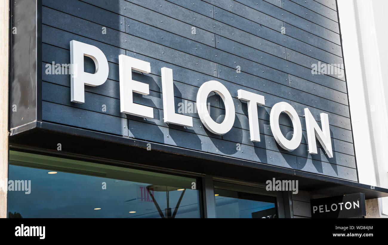 28 août 2019, Palo Alto / CA / USA - Peloton Store Se connecter centre commercial de Stanford ; Peloton est un équipement d'exercice et de médias qui Banque D'Images