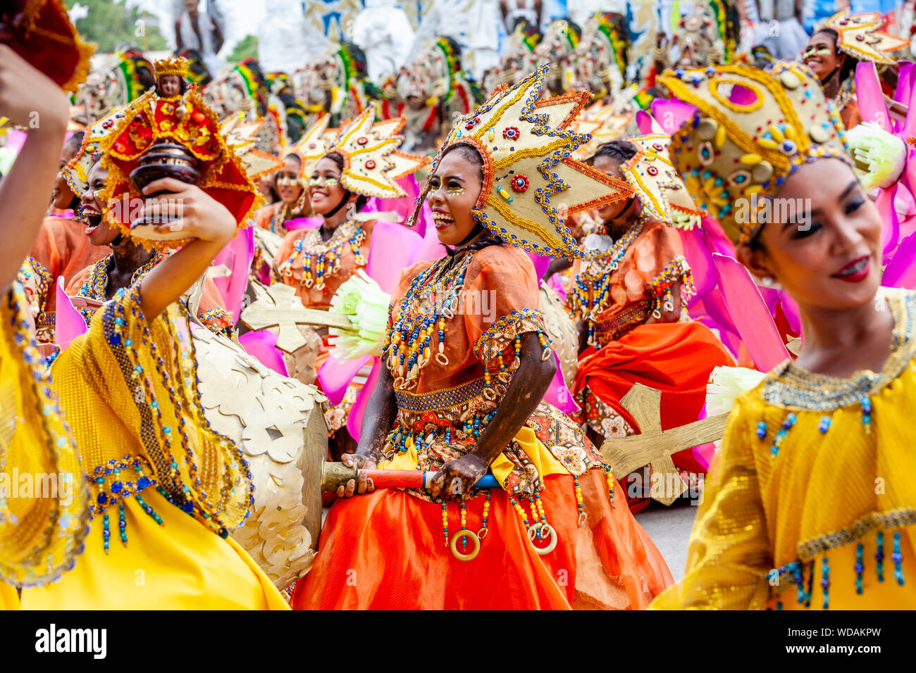 La danse tribale, Dinagyang Festival, la Ville d'Iloilo, aux Philippines, l'île de Panay Banque D'Images