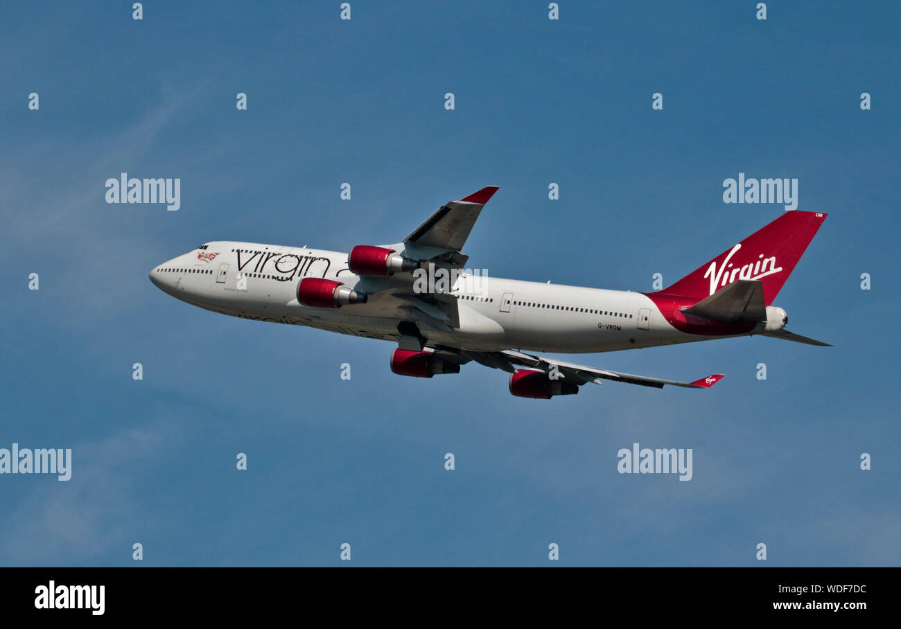 Boeing 747-443 de Virgin Atlantic, l'aéroport de Gatwick, Angleterre Banque D'Images