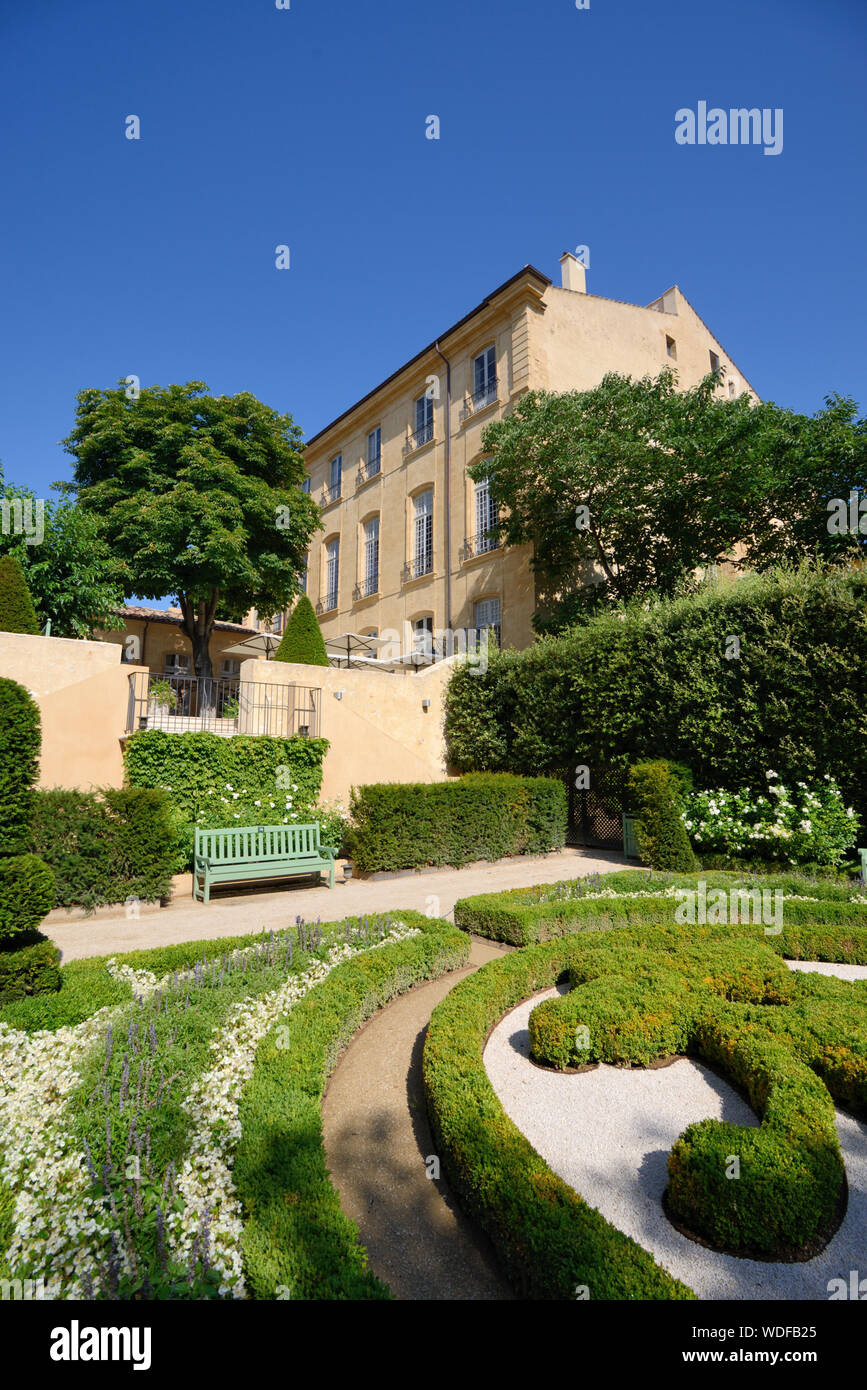 Hôtel de Caumont (1715-1742) Arts Center et jardin formel, quartier Mazarin, Aix-en-Provence, Provence France Banque D'Images