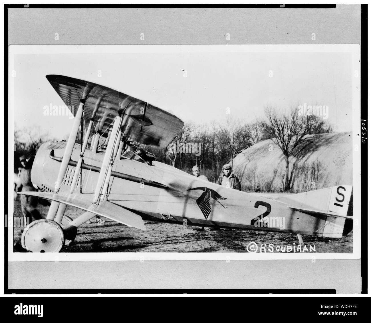 Marie Georges Guynemer avec avion et deux autres hommes Abstract/moyenne : 1 tirage photographique. Banque D'Images