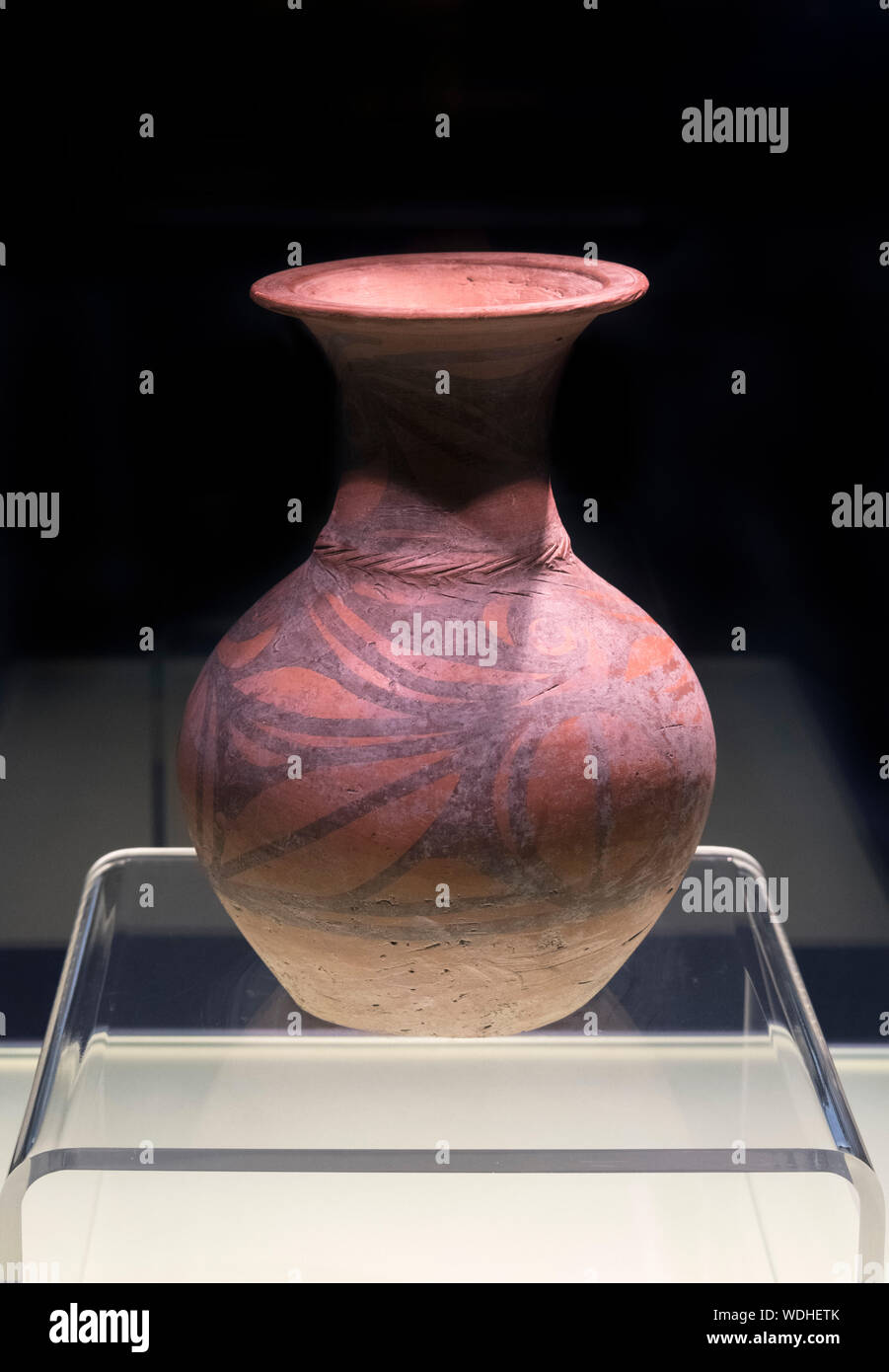La poterie peinte avec Shilingxia pot oiseau motif dans la culture Majiayao, c.3800 BC Banque D'Images